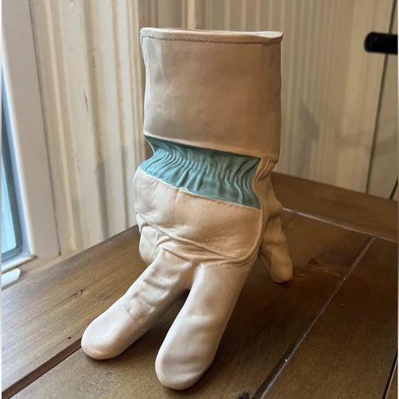 Michel Michael Harvey Craft Pottery Trompe L'oeil Gardening Glove Vase Pop Art - Picture 9 of 9